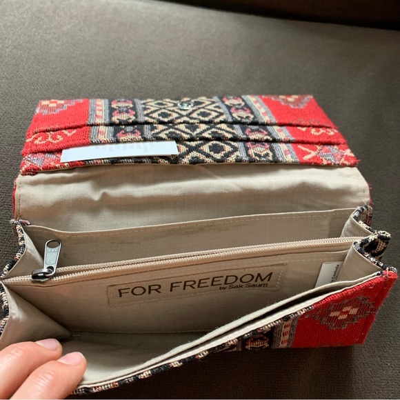 Ethically Made - Handmade Woven Cotton Women’s Wallet - Picture 5 of 6